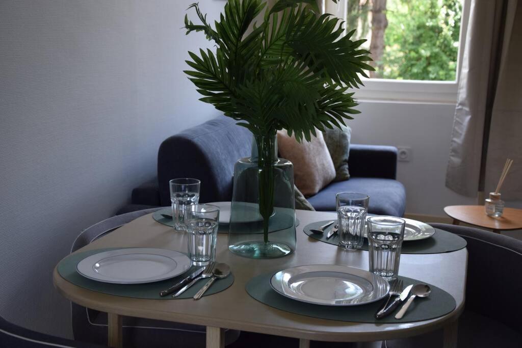 Ferienwohnung Elegant T2 A Bron, Tramway A 2Min, Box Parking, 4Personnes Exterior foto