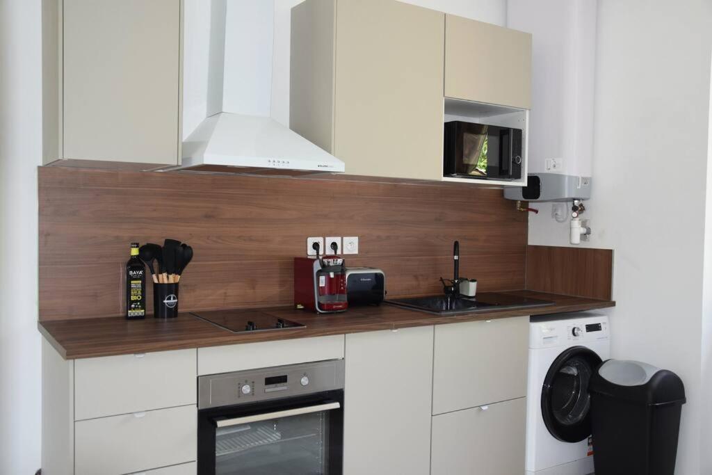 Ferienwohnung Elegant T2 A Bron, Tramway A 2Min, Box Parking, 4Personnes Exterior foto